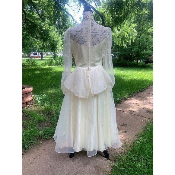 VINTAGE 1950’s Pinup Peplum Pearl Satin & Lace Wedding Gown, Medium - Picture 11 of 12